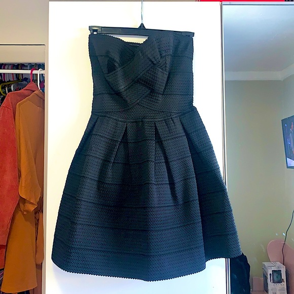 Strapless Black Puff Dress - Picture 2 of 4